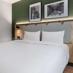 ** Hotel Campanile 15 - Tour Eiffel Franţa