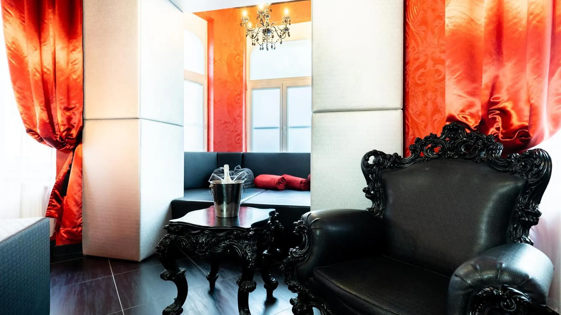 Hotel Urania Wenen 3*,